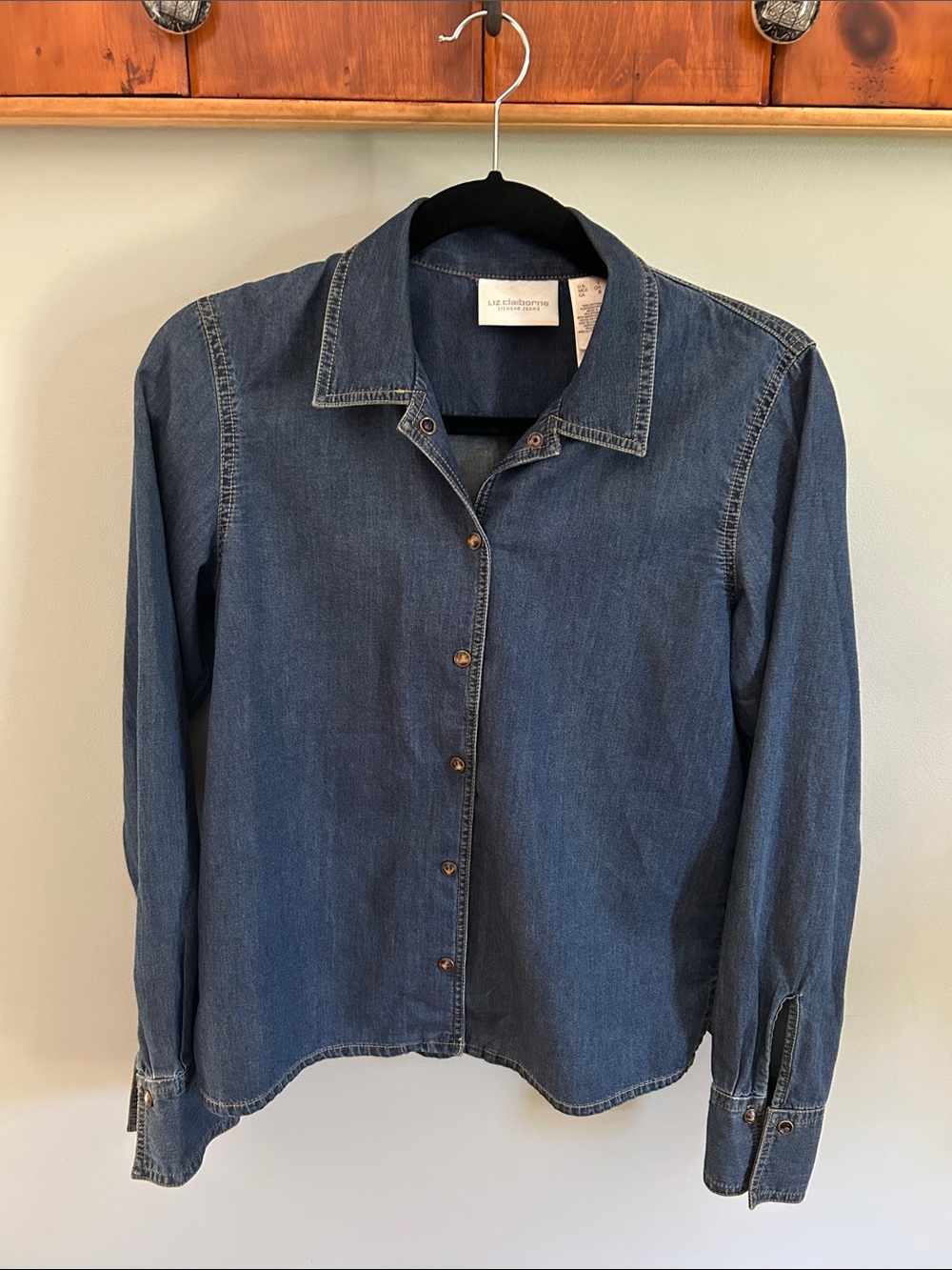 Liz Claiborne, lightweight chambray fabric, snap front, lightweight jacket